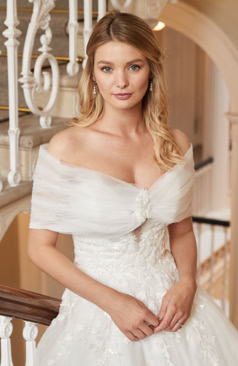 50957 Klassisch schön! Ein verführerischer Hochzeitskleid mit einemHerzausschnitt