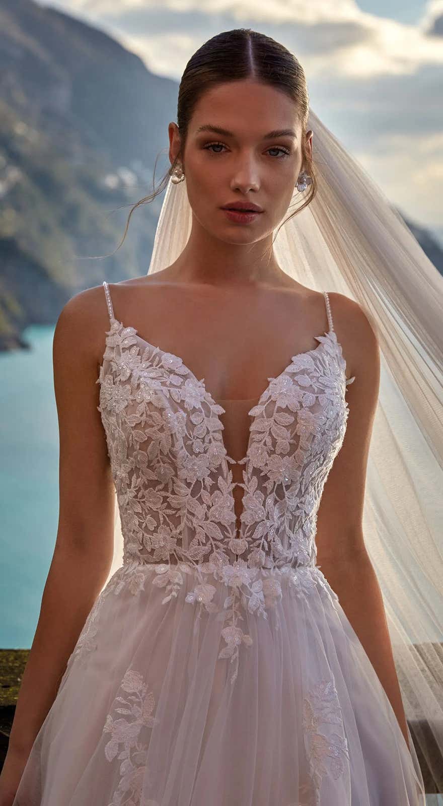 51147 Ein verführerisches und gleichzeitig romantisches Brautkleid