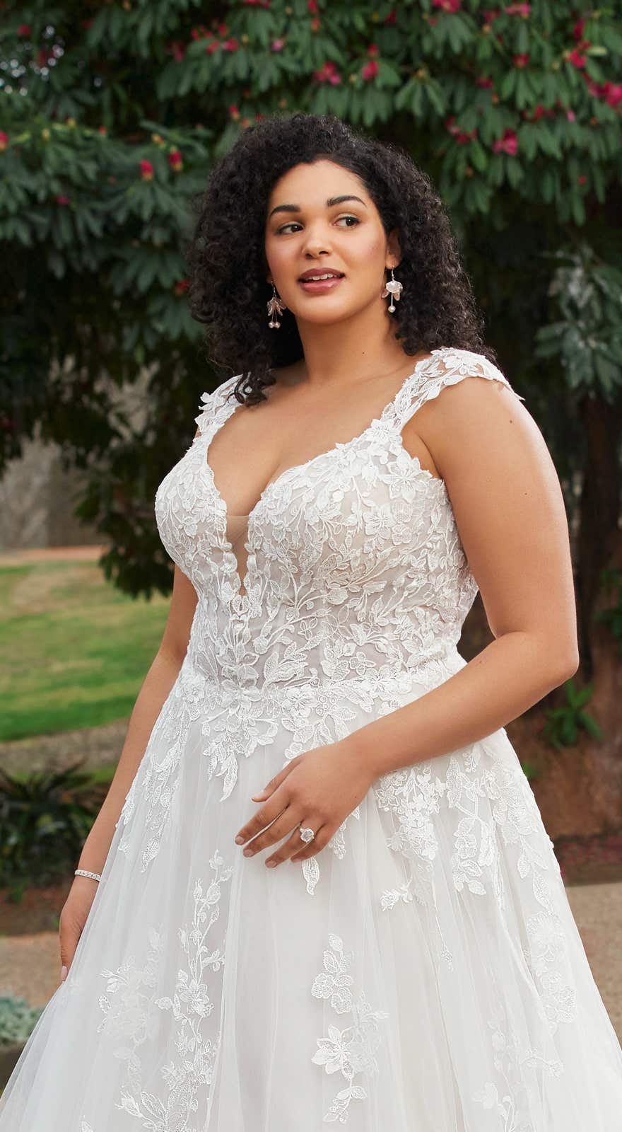 51551 Ja! So sieht ein romantisches, verspieltes und bezauberndes Brautkleid im A-Linien Stil aus. 