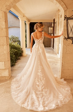 51551 Ja! So sieht ein romantisches, verspieltes und bezauberndes Brautkleid im A-Linien Stil aus. 