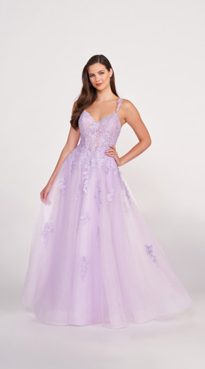 51504 Einfach bezaubernd! Dieses wunderschöne Abendkleid fällt durch seine zahlreichen Details auf