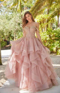 Prinzessinnen-Abendkleid FM52311 in Hellblau mit Glitzertüll und floraler Spitze – erhältlich bei FM Braut- und Abendmode in Sandkrug bei Oldenburg.