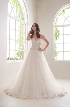 Ein wunderschönes Brautkleid im Prinzessin Stil