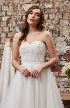 51013 Ein wundervolles romantisches Brautkleid