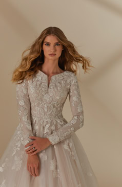 51866  Zeitlose Romantik stahlt dieses Brautkleid aus