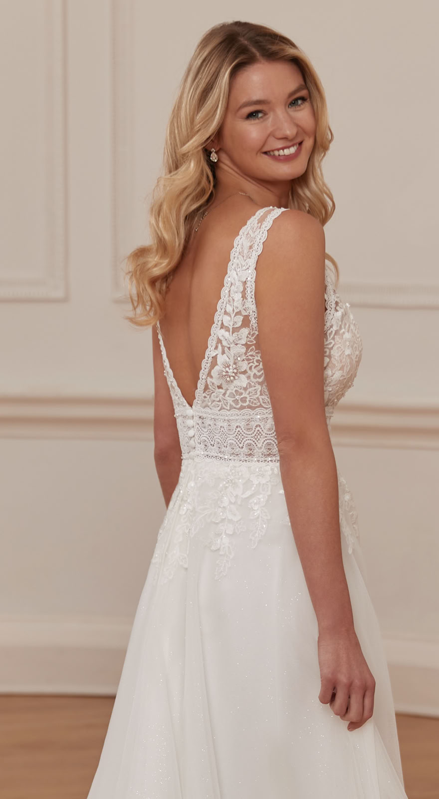 fm-brautkleid-fm51737-romantisches-brautkleid-mit-spitze-und-glitzertuell-sandkrug-oldenburg