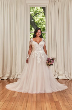 Ein wundervolles Brautkleid mit Ärmeln aus Tattoo-Spitze