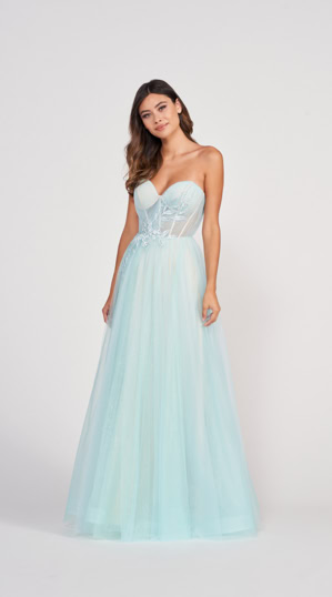 51489 Eine zarte Schönheit mit einem Hauch vom modernen Lingerie Stil