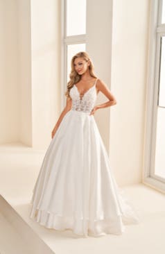 51661 Ein romantisches und leichtes A-Linien-Brautkleid
