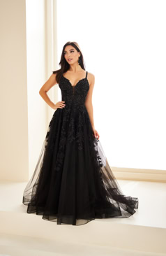 Langes Abendkleid FM52184 in Schwarz mit Glitzertüll und Spitze – erhältlich bei FM Braut- und Abendmode in Sandkrug bei Oldenburg.