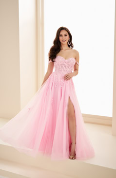 Langes Abendkleid FM52187 in Navy mit Glitzertüll und schulterfreiem Design – erhältlich bei FM Braut- und Abendmode in Sandkrug bei Oldenburg.