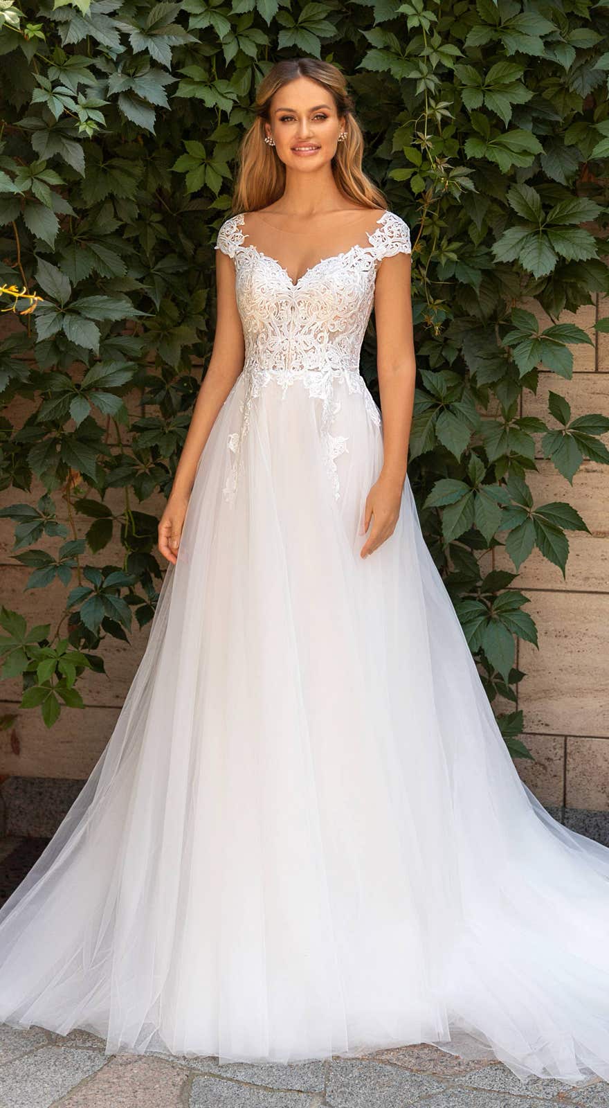 20482 Brautkleid im Prinzessiden-Stil mit Tattoo Effekt 