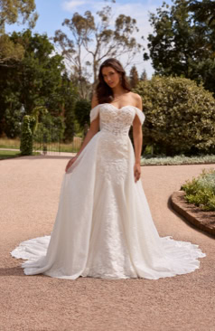 51886 Ein besonderes Fit and Flare Brautkleid für einen ganz besonderen Tag