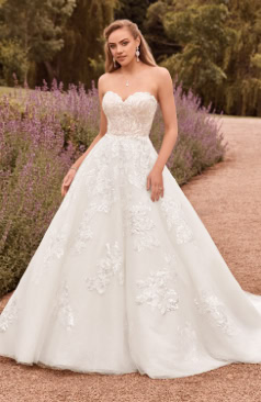 51894 Ein besonderes Braukleid das in jeder Bewegung funkelt und schimmert