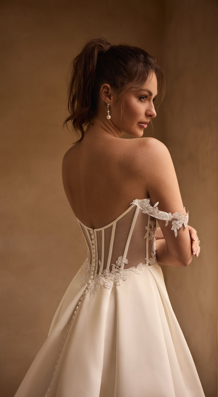 fm-brautkleid-fm52067-a-linie-mit-spitze-und-transparentem-taillenbereich-sandkrug-oldenburg