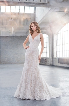 Ein Fit-and-Flare Brautkleid