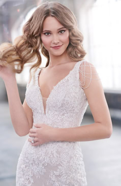 Ein Fit-and-Flare Brautkleid