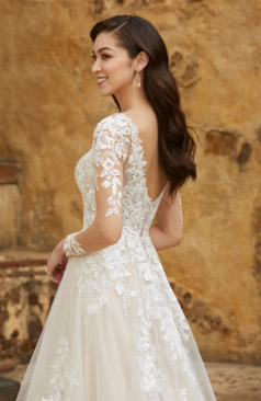 50830 A-Linien Brautkleid mit V-Ausschnitt und Illusionsspitze