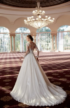 50941 Eine wundervolle ästhetische A-Linie aus Tüll und Spitze.