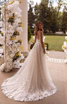 52256 A-Linien-Brautkleid mit floraler Tattoo-Spitze und Tüllrock