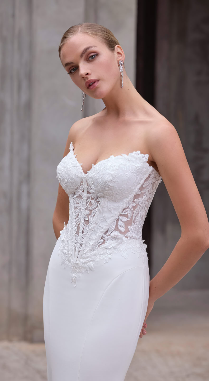 fm-brautkleid-fm52245-fit-and-flare-herz-ausschnitt-spitzen-corset-schleppe-sandkrug-oldenburg