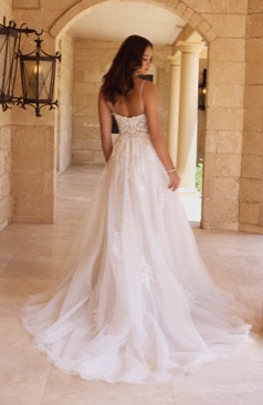 51725 Zartes und gleichzeitig romantisches Brautkleid! 