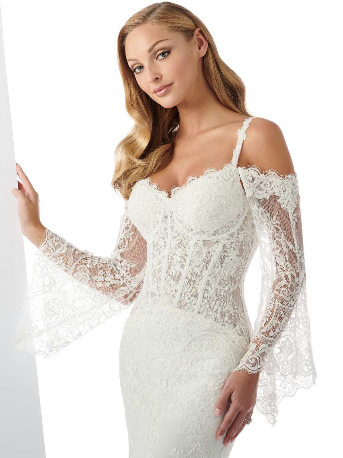 50564 Ein exklusives Hochzeitskleid im Fit-and-Flare Stil