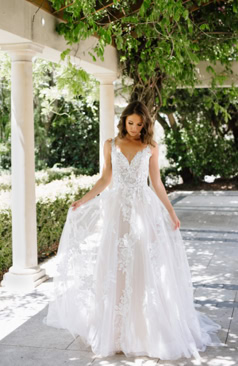 50830 A-Linien Brautkleid mit V-Ausschnitt und Illusionsspitze