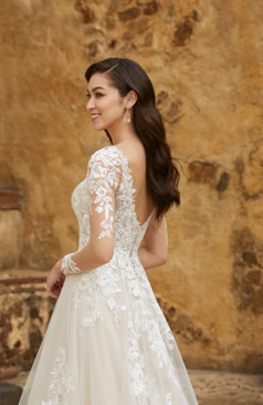 50830 A-Linien Brautkleid mit V-Ausschnitt und Illusionsspitze