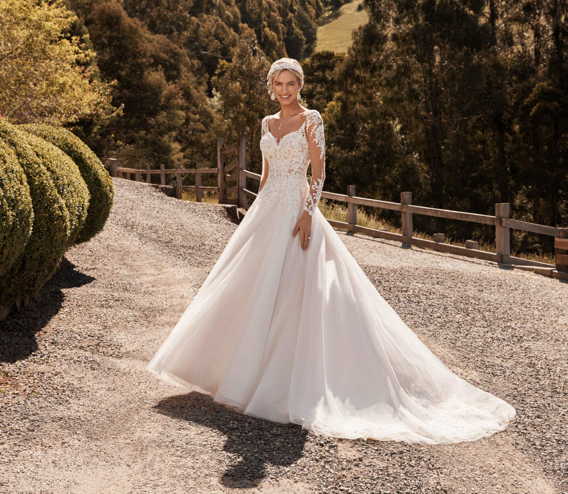 51458 Hinreißend schön! Brautkleid im A-Linien Schnitt