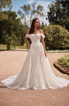 51886 Ein besonderes Fit and Flare Brautkleid für einen ganz besonderen Tag