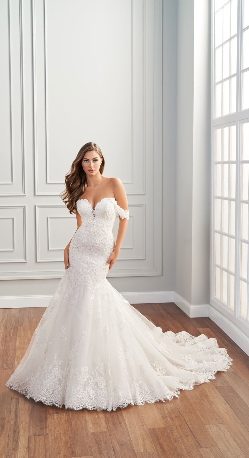 fm-brautkleid-fm51676-fit-and-flare-mit-bluetenapplikationen-und-aermeln-aus-tuell-sandkrug-oldenburg