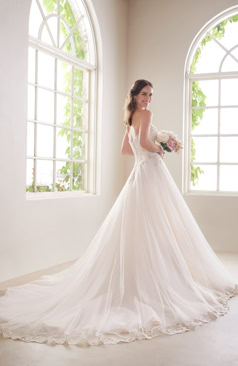 Ein wunderschönes Brautkleid im Prinzessin Stil