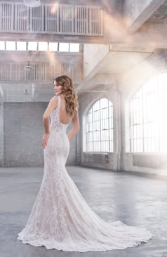 Ein Fit-and-Flare Brautkleid