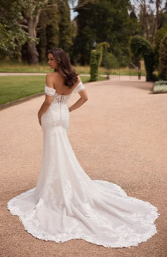 51886 Ein besonderes Fit and Flare Brautkleid für einen ganz besonderen Tag