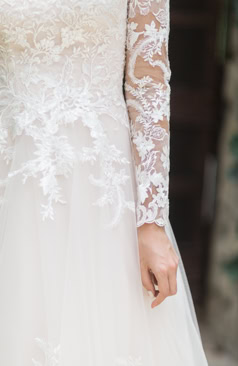 51839 A-Linien Brautkleid mit Tattoo Ärmeln und besonderen Details 