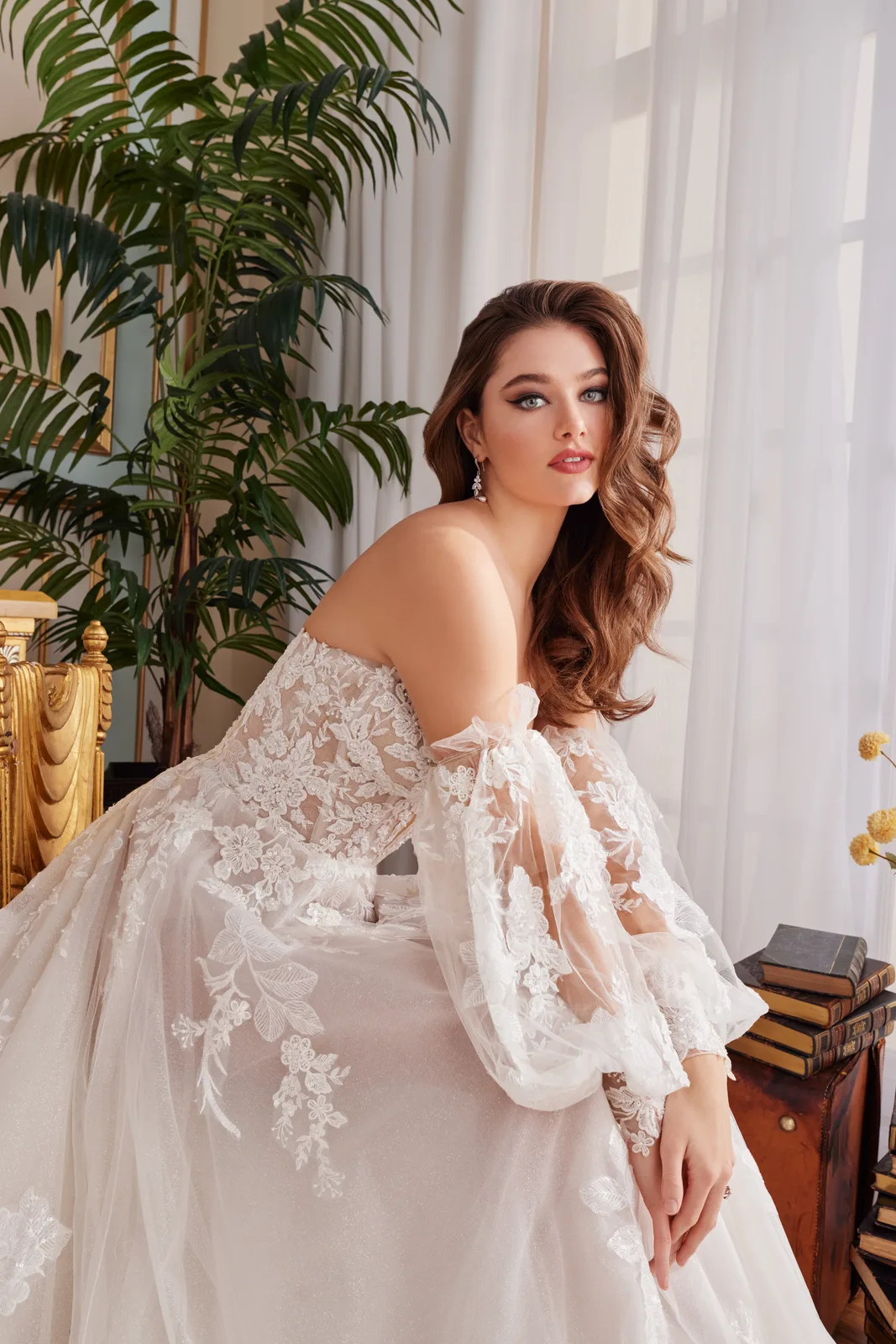 A Linie mit Spitzenschleppe und Softtuel – A-Linie & Prinzessin Brautkleid bei FM Braut- und Abendmode in Sandkrug bei Oldenburg