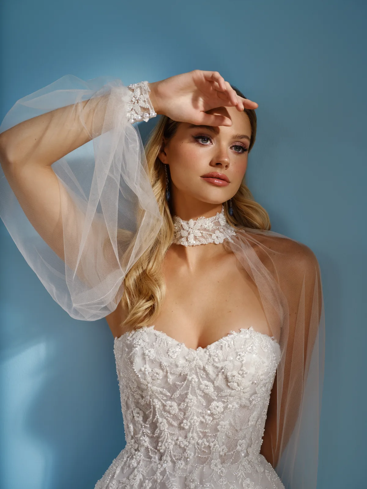 Mit Spitzenkorsage und Abnehmbaren Tüllärmeln – A-Linie & Prinzessin Brautkleid bei FM Braut- und Abendmode in Sandkrug bei Oldenburg