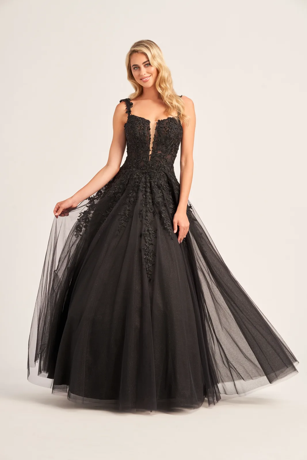 Darkplum Glitzer Spitze – Abendmode Brautkleid bei FM Braut- und Abendmode in Sandkrug bei Oldenburg