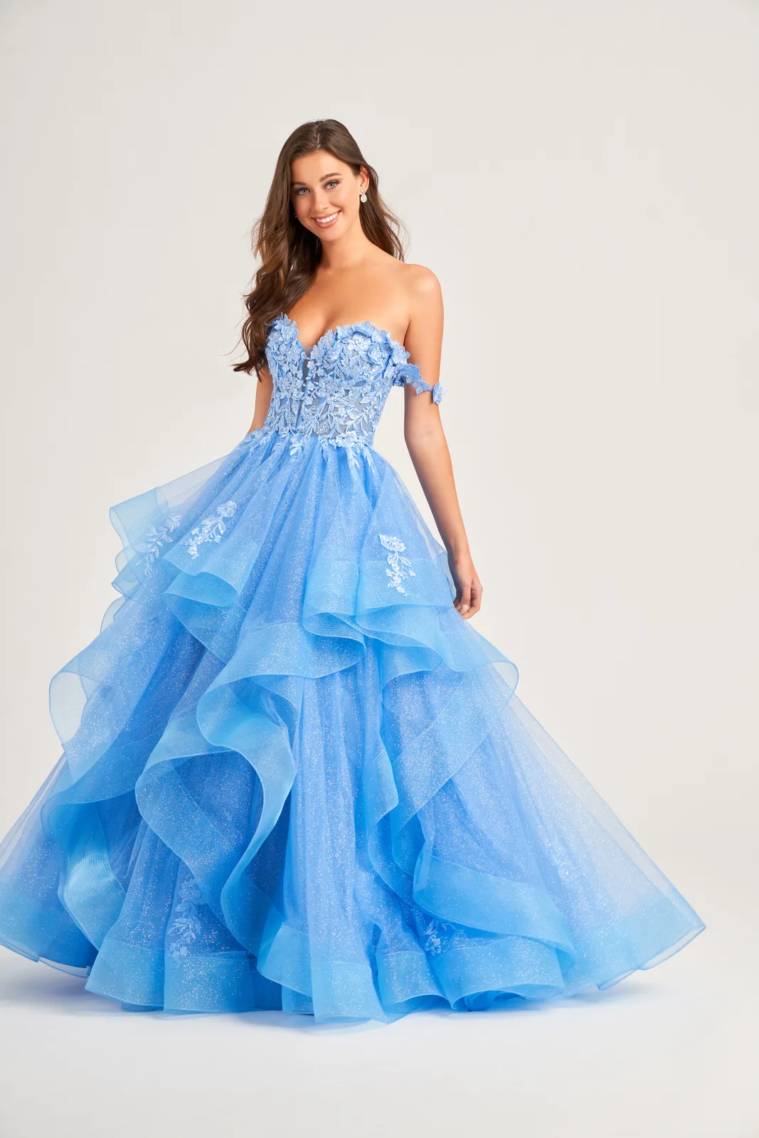 Hellblau Glitzer Spitze – Abendmode Brautkleid bei FM Braut- und Abendmode in Sandkrug bei Oldenburg