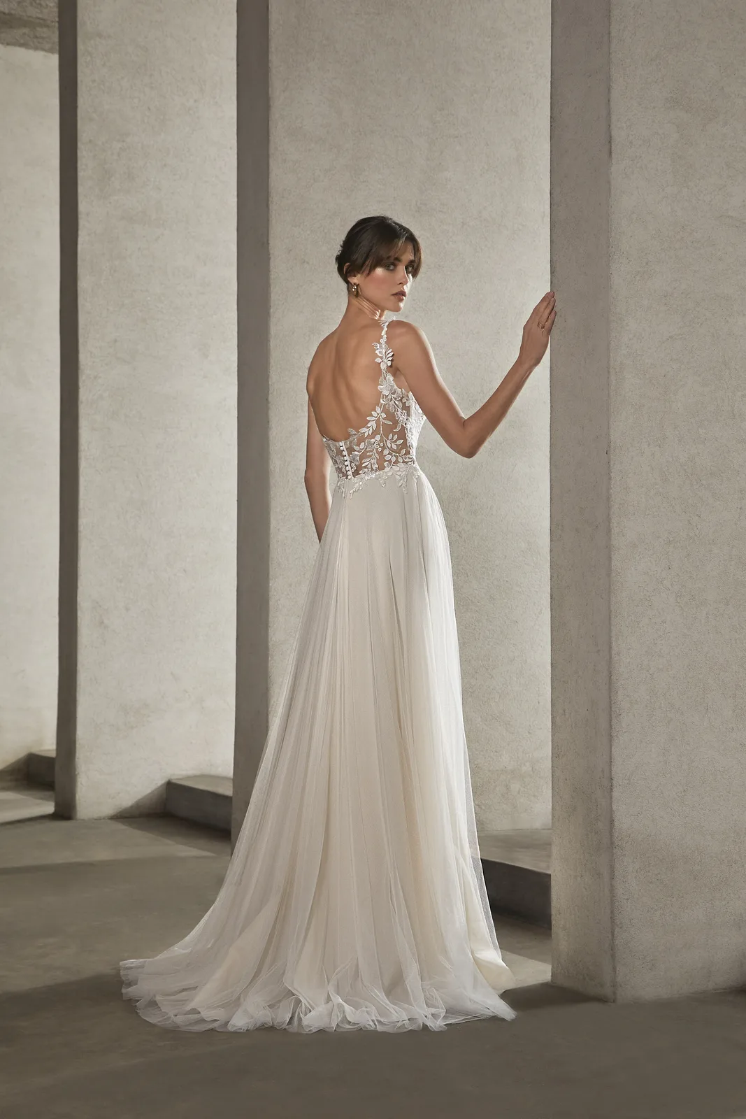 Brautkleid mit Flatterärmeln und Spitzenoberteil – Boho-Vintage Brautkleid bei FM Braut- und Abendmode in Sandkrug bei Oldenburg