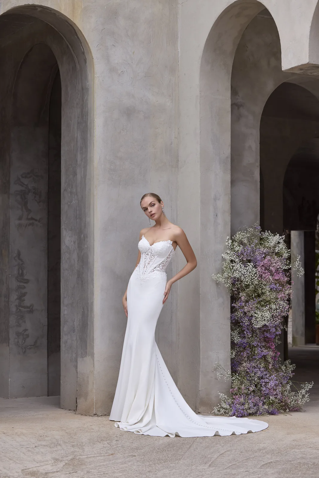 Fit and Flare Herz Ausschnitt Spitzen Korsett Schleppe – Fit & Flare Brautkleid bei FM Braut- und Abendmode in Sandkrug bei Oldenburg